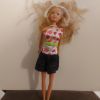Barbie mit Klamotten