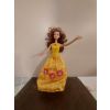 Barbie mit gelbem Kleid und Funktion